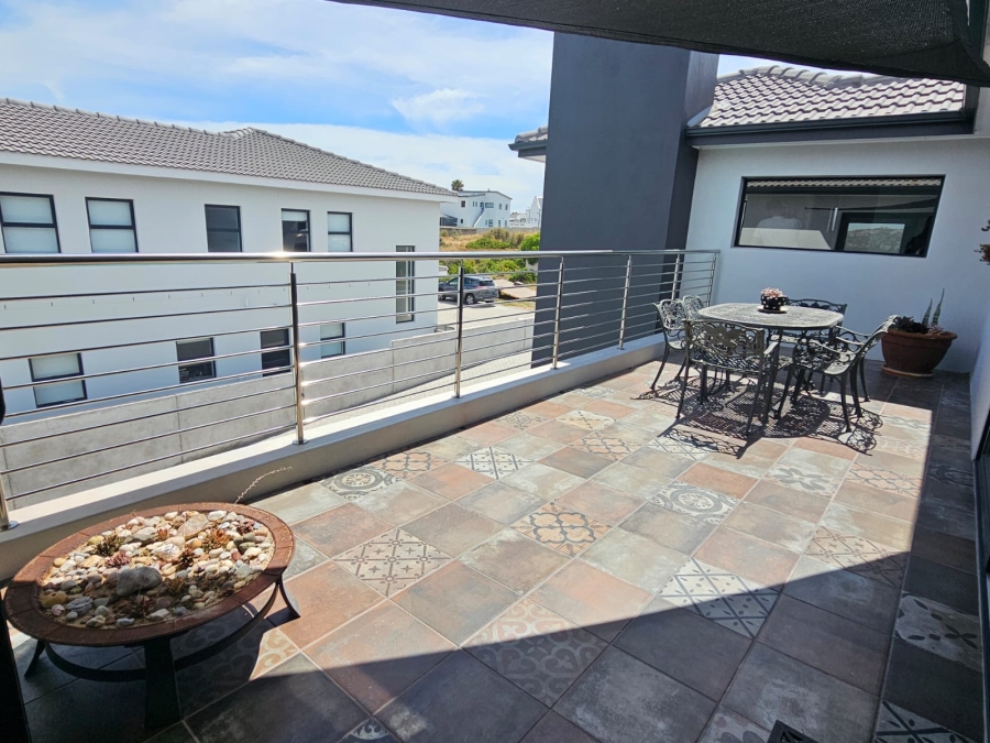 5 Bedroom Property for Sale in Myburgh Park Western Cape